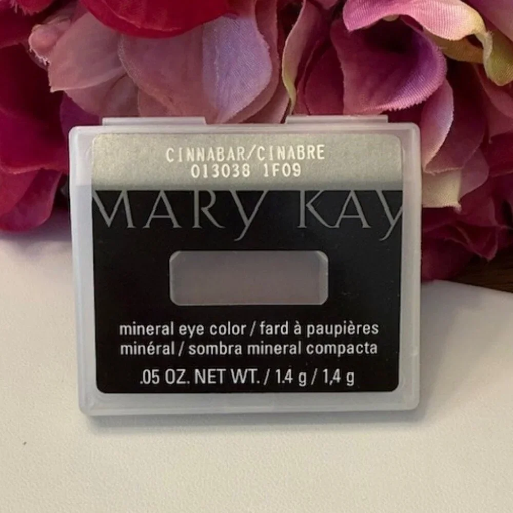 MARY KAY Mineral Eye Color:  Cinnabar (Discontinued shade)